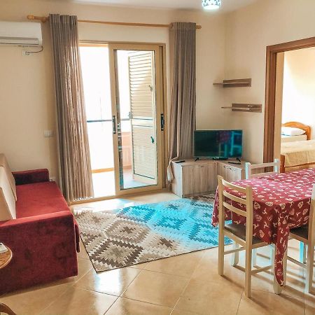 MiMi's Beach Apartment Vlorë Exterior foto
